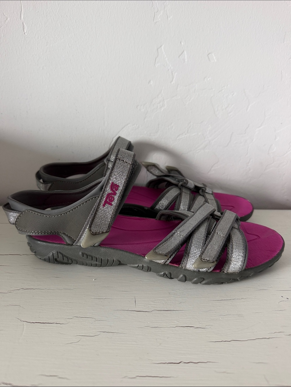 Teva Tirra Sandals Women’s 5 Gray Pink Sport Hiking Water Strappy Outdoor Shoes